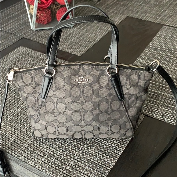 Coach purse - Picture 4 of 4